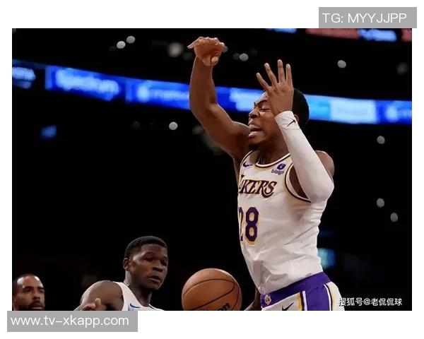 华子称赞麦丹持球决策进步期待里德展现更强能力 华子称赞麦丹持球决策进步期待里德展现更强能力