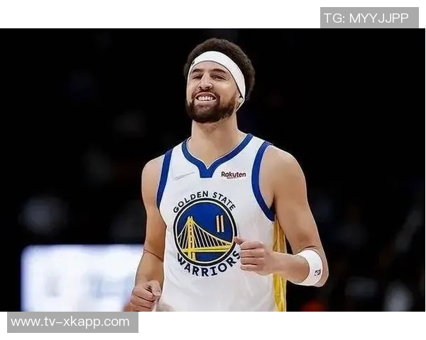 克莱重现昔日风采半场三分表现亮眼单防字母展现防守实力 克莱重现昔日风采半场三分表现亮眼单防字母展现防守实力