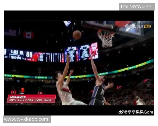 杨瀚森精彩单挑尤班克斯背运转身连招引发观众热烈反响