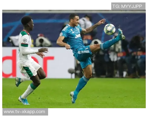 达尼洛重返尤文主场观赛感慨万千未来希望以新身份再回归