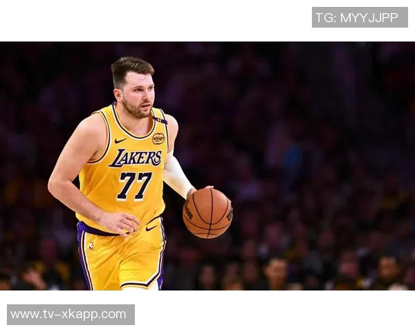 詹姆斯盛赞东契奇末节防守表现令人震惊贡献33分8板11助攻